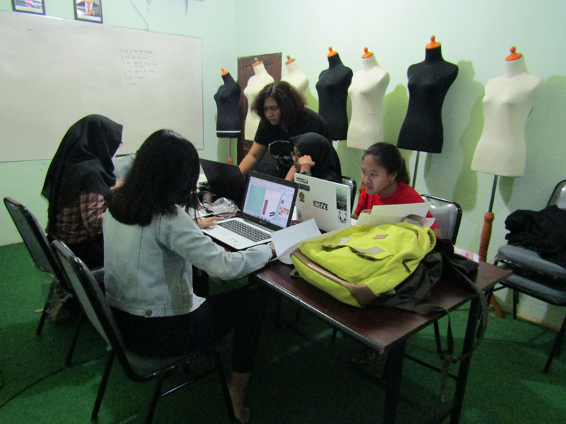 Sekolah Sekretaris & Administrasi Perkantoran